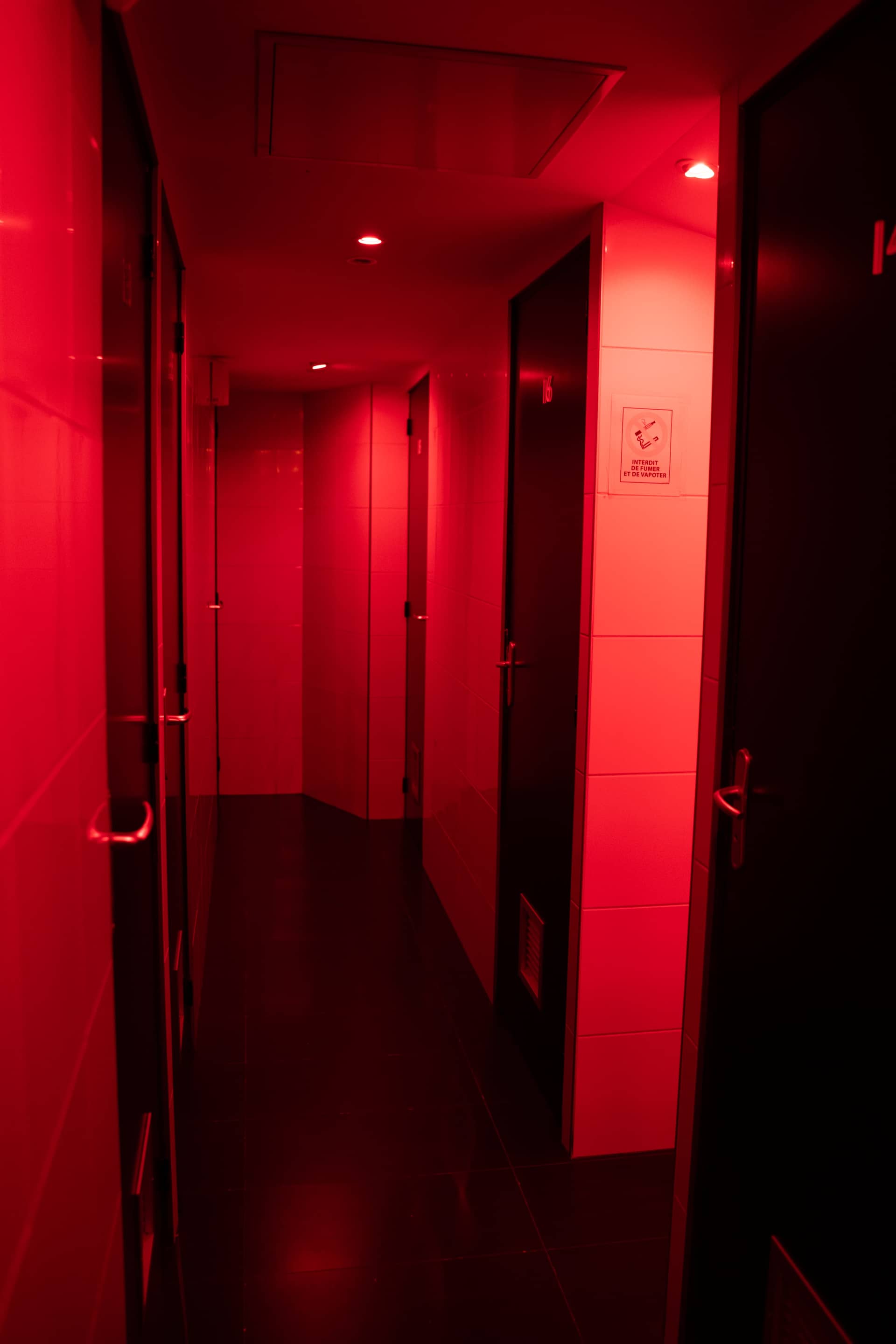 La cabine rouge de La Lanterne, espace intimiste